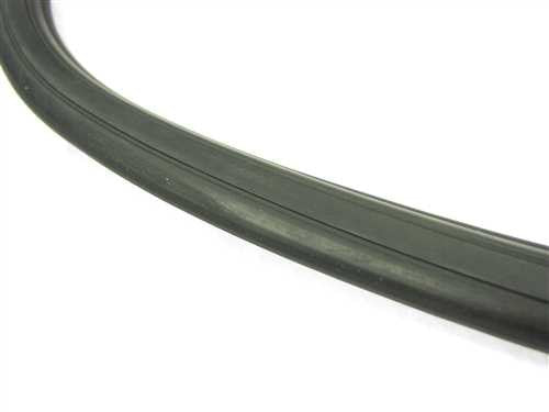 Ford Escort MK2 RS Front Screen Rubber - solid type no chrome